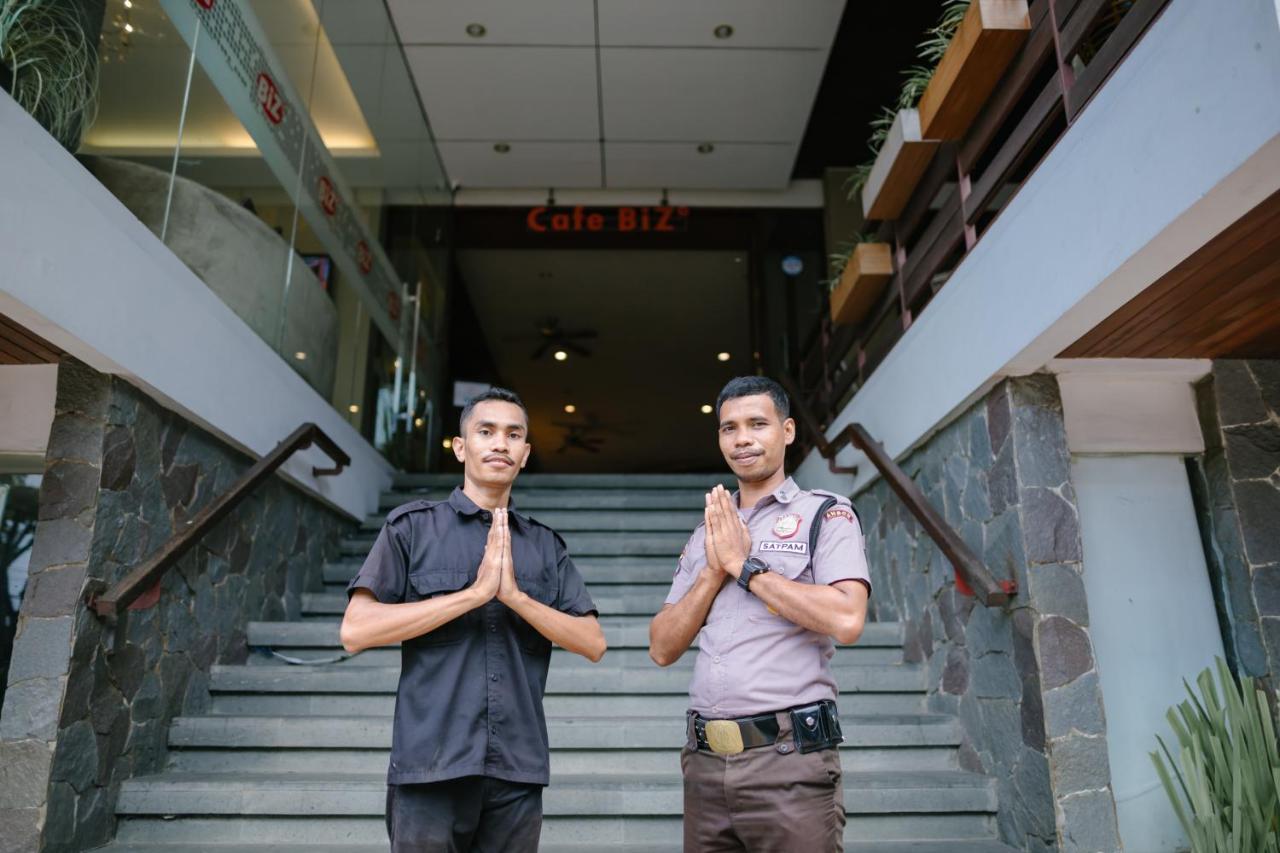 Biz Hotel City Center Ambon Exteriör bild