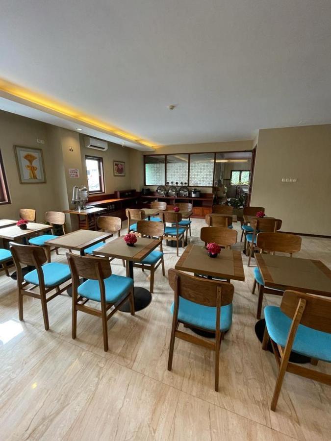Biz Hotel City Center Ambon Exteriör bild