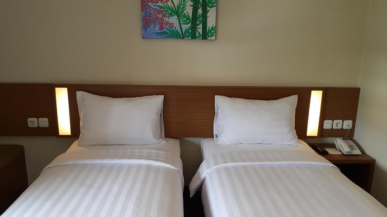 Biz Hotel City Center Ambon Exteriör bild