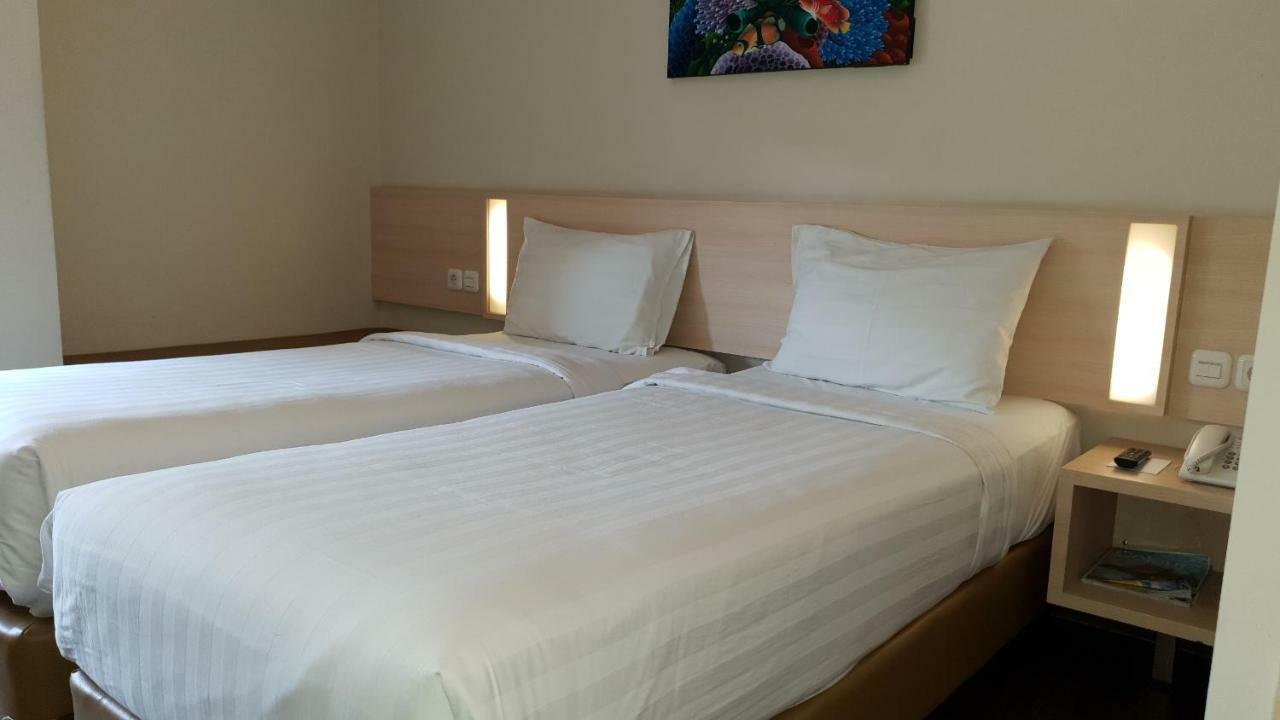 Biz Hotel City Center Ambon Exteriör bild